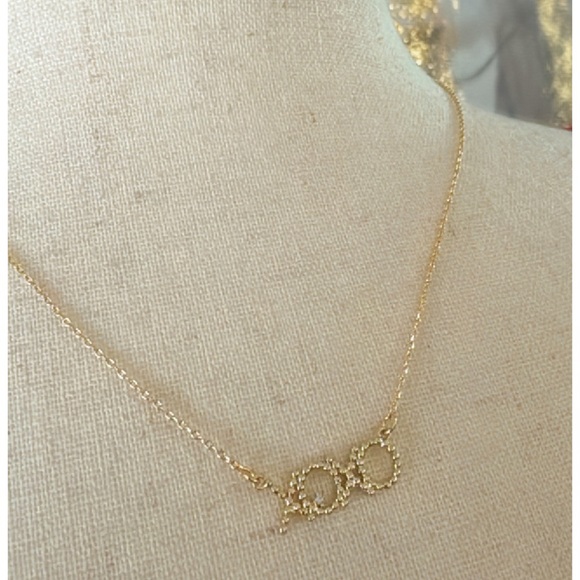 🆕XOXO crystal necklace - Picture 5 of 6